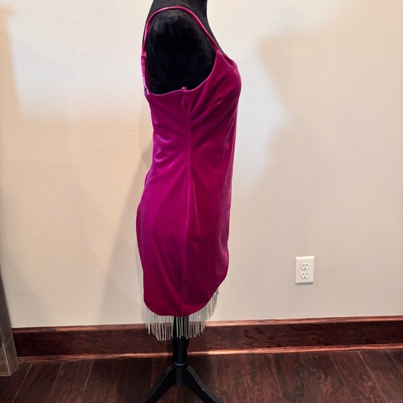 NWT City Vibe Velvet Fringe Asymmetrical Hem Bodycon Dress in Berry, size 11 - Picture 7 of 15